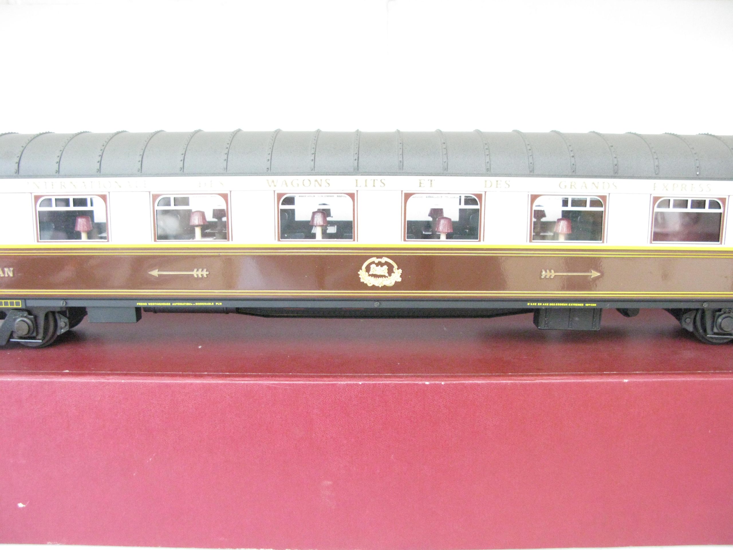 J & M Models Gauge 1 Grand European Express Wagon Lits Brown and Cream Saloon 'PULLMAN' coach - Boxed - Near Mint to Mint - Image 4