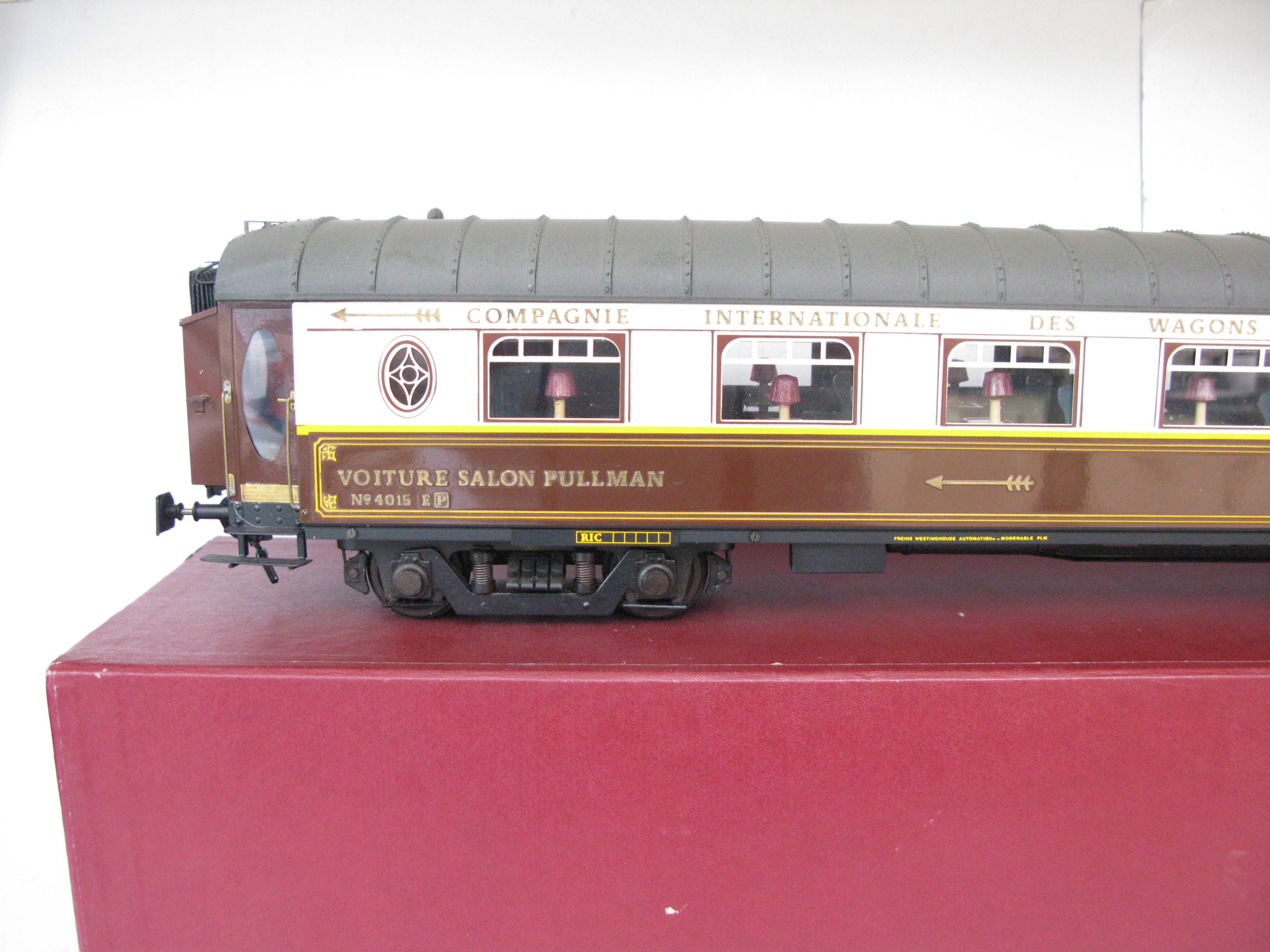 J & M Models Gauge 1 Grand European Express Wagon Lits Brown and Cream Saloon 'PULLMAN' coach - Boxed - Near Mint to Mint - Image 6