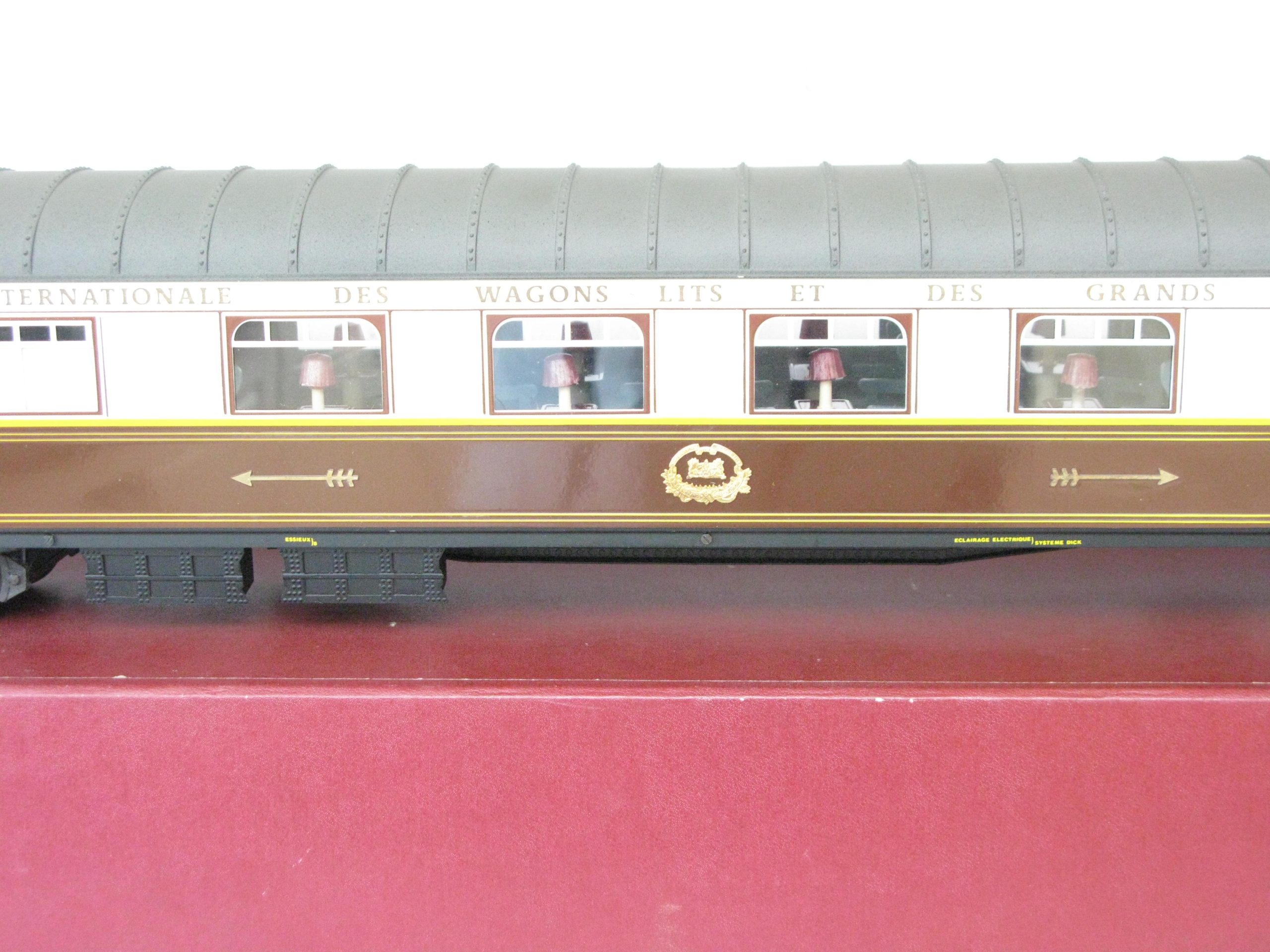 J & M Models Gauge 1 Grand European Express Wagon Lits Brown and Cream Saloon 'PULLMAN' coach - Boxed - Near Mint to Mint - Image 9