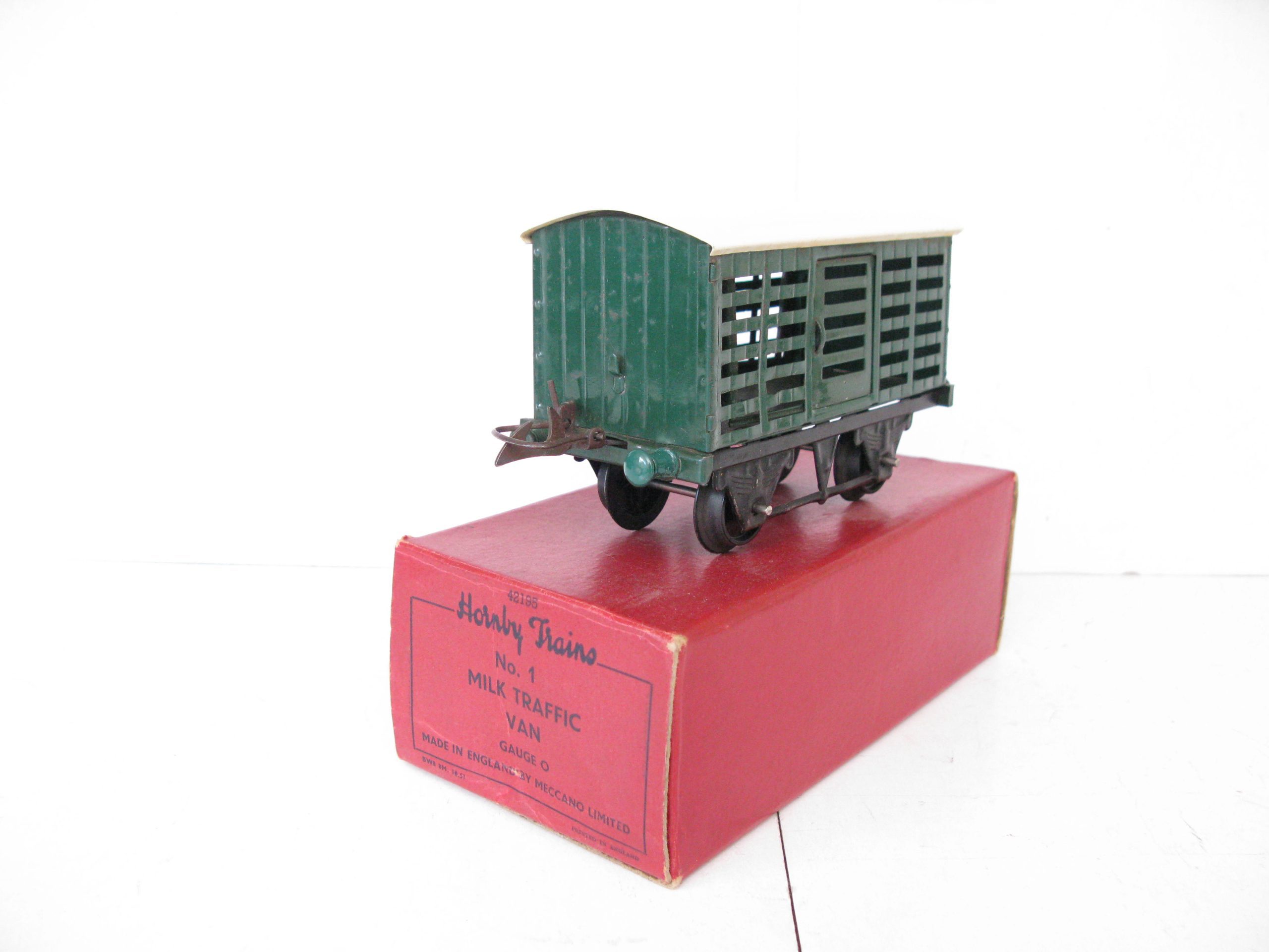 Hornby 0 Gauge Post war Early issue from Pre war stock No.1 SR Milk Traffic Van - in a later Box - Excellent - Image 3