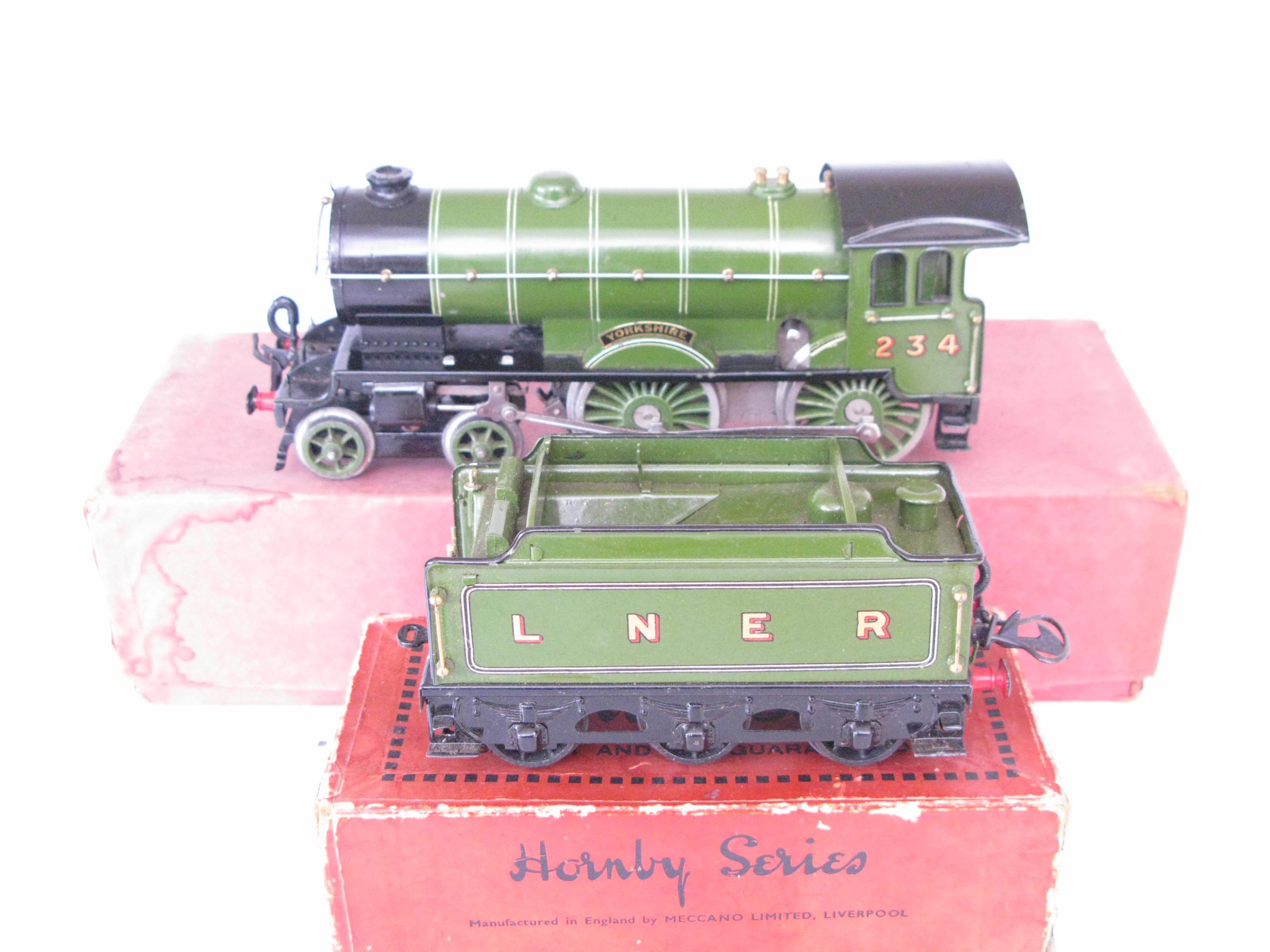 Hornby 0 Gauge No.2 Special Loco & Tender LNER Lined 'YORKSHIRE', Clockwork Circa 1931/34 - Boxed - Excellent - Image 2
