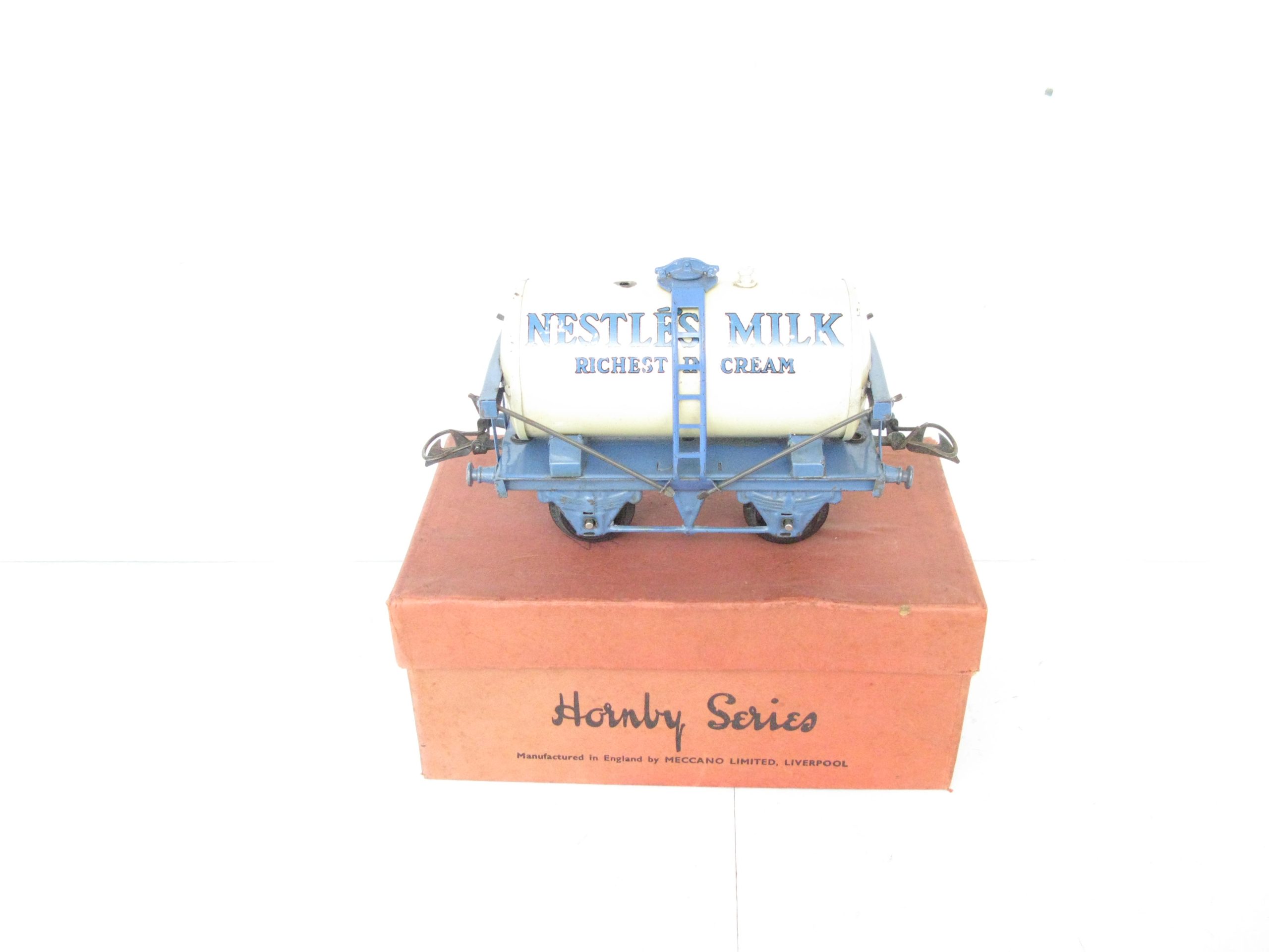 Hornby 0 Gauge 'NESTLES' Milk Tank wagon version with Blue base, Circa 1937 - Boxed - Excellent - Image 2