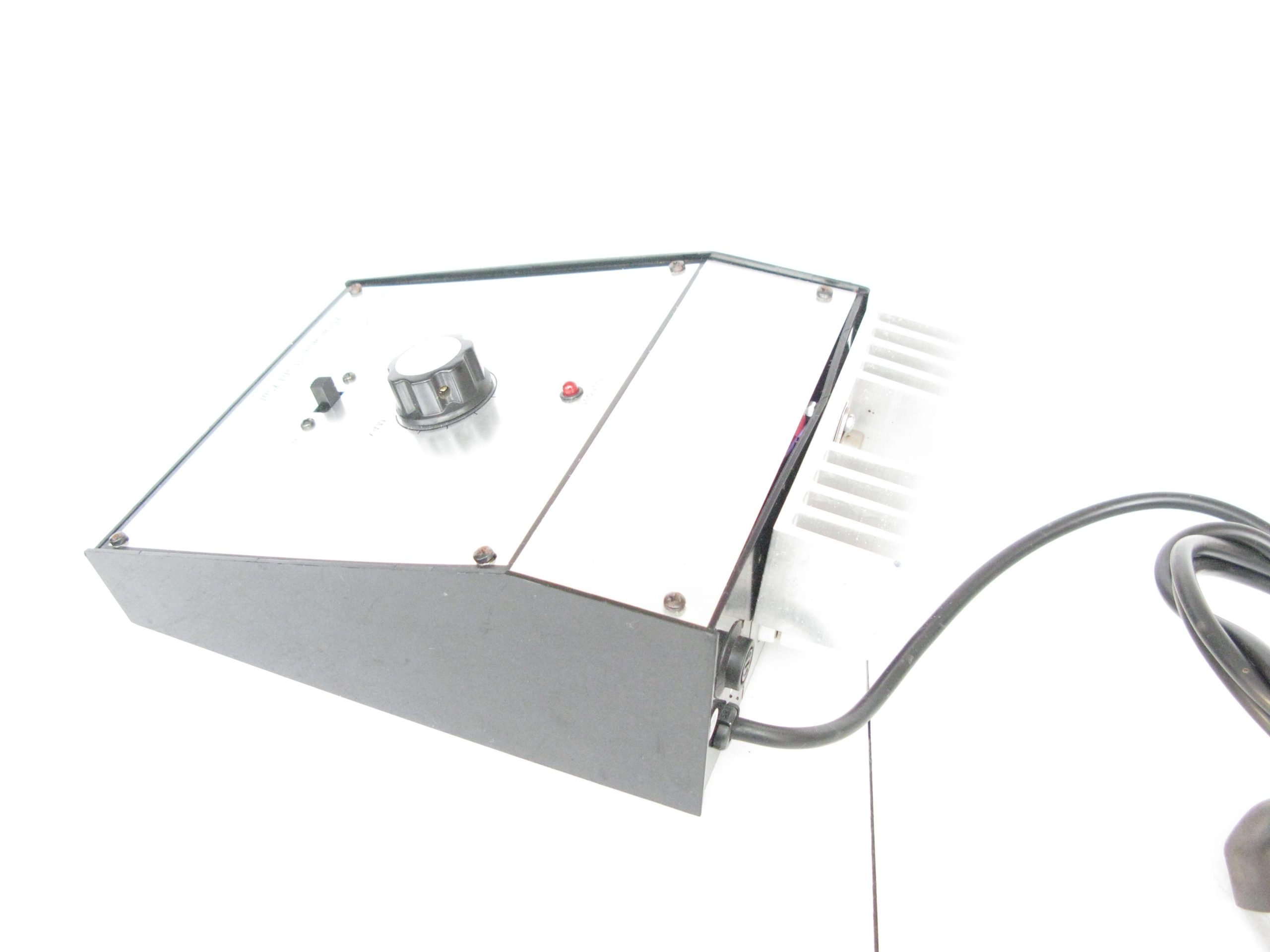 Helmsmann 4.5 amp 20 volt Transformers - unboxed - Recently pack tested Sept 2026 - Priced at £100 each - Image 5