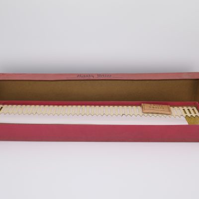 Hornby 0 Gauge Speckled finish Passenger Platform with Fencing & Nuts and Bolts Circa 1939/40 - Boxed - Excellent £85